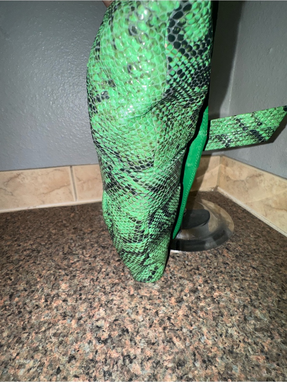 Furla Authentic Green Python Snakeskin Print Leather Chain Shoulder Bag EUC - Picture 7 of 9